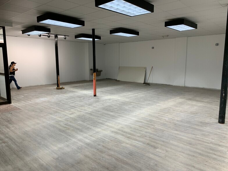 More Photos Of 821 Washington Ave, Bay City Freestanding For Lease