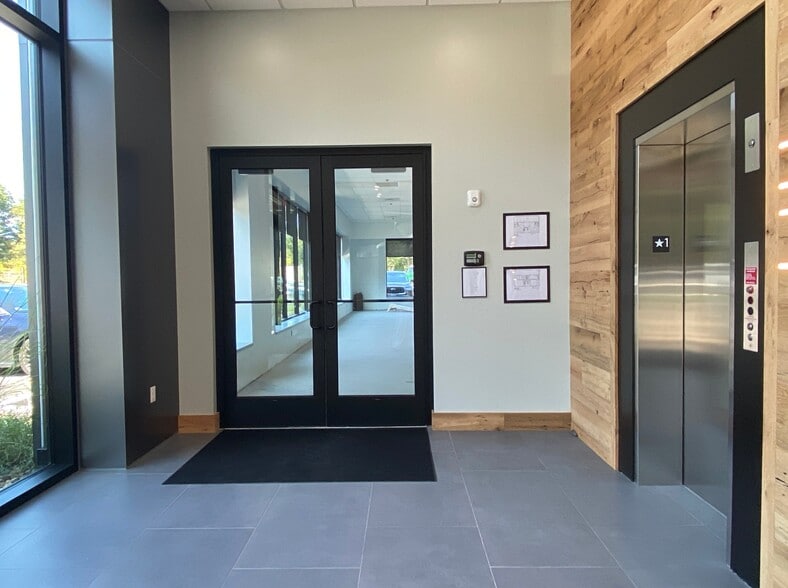 More Photos Of 760 Main St, Wilmington Light Manufacturing For Lease