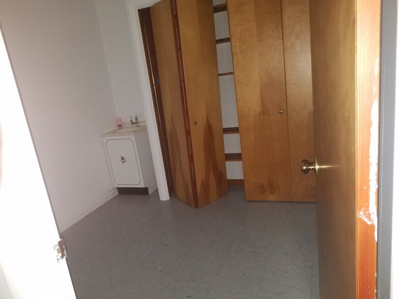More Photos Of 1-21 Carroll Ave, Pennsville Coworking Space