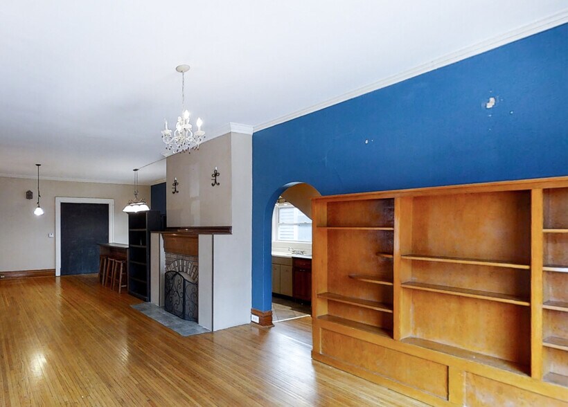 More Photos Of 342-344 W 9th St, Erie Apartments For Sale