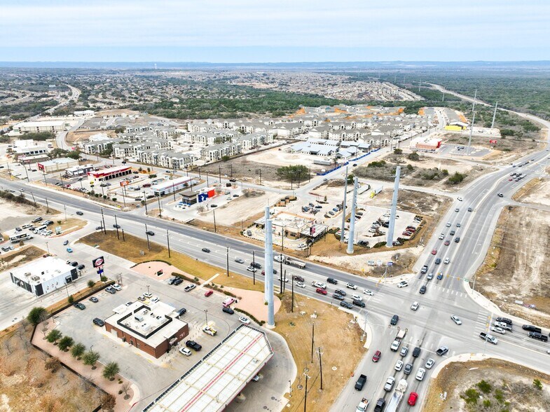 More Photos Of 211 Crossing Ave, San Antonio Office For Sale