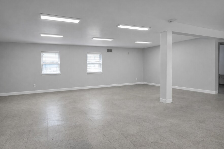 More Photos Of 13 Coral St, Edison Flex For Sale