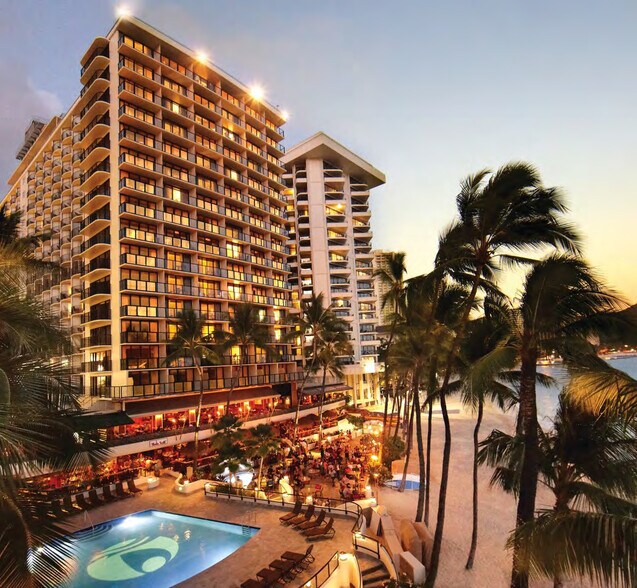 More Photos Of 2335 Kalakaua Ave, Honolulu General Retail For Lease