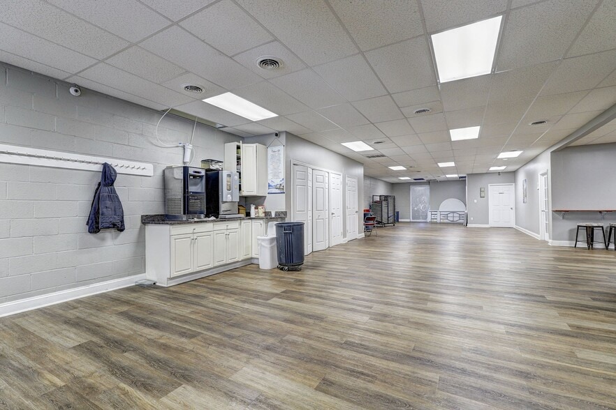 More Photos Of 8 Music Fair Rd, Owings Mills Flex For Sale