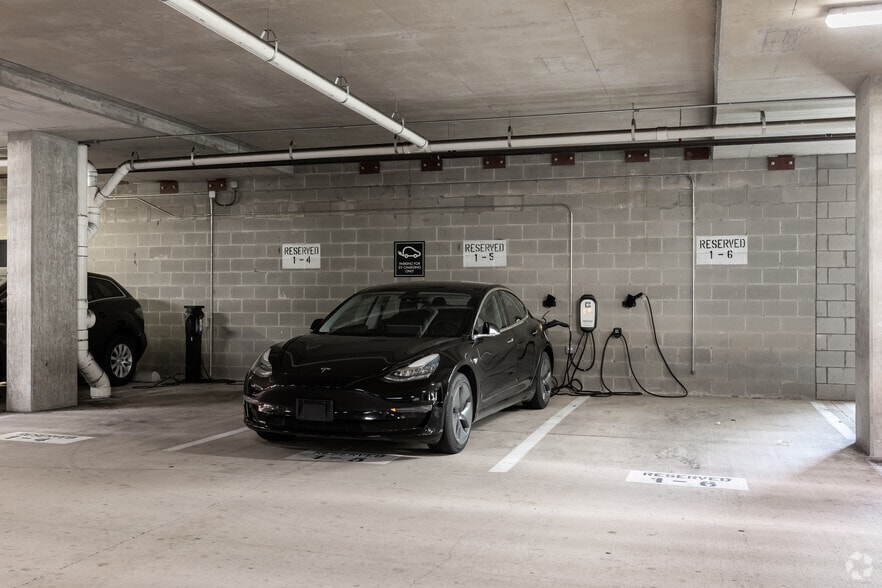 More Photos Of 110 W Cityline Dr, Richardson Apartments For Lease