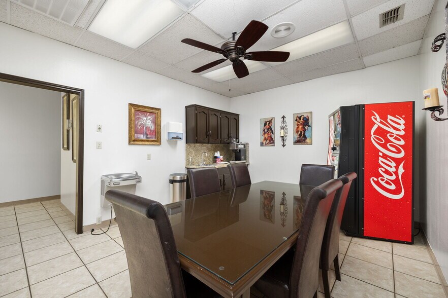 More Photos Of 2602 N Texas Blvd, Weslaco Freestanding For Sale