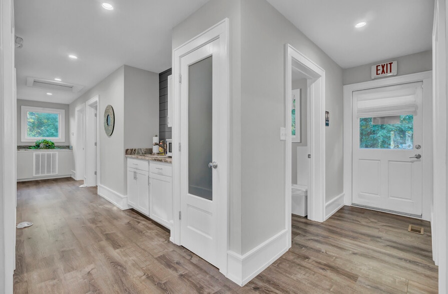 More Photos Of 314 W 4th North St, Summerville Medical For Sale