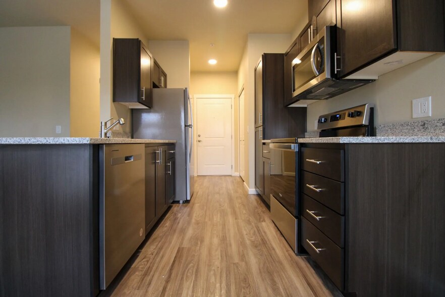 More Photos Of 1330 Mildred Ln SE, Salem Apartments For Sale
