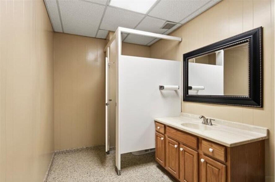 More Photos Of 4501 Zenith St, Metairie Service For Sale