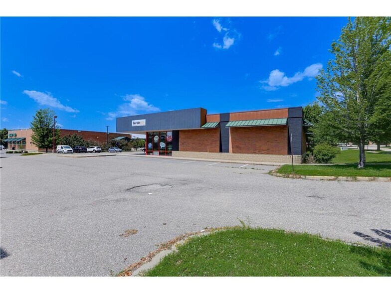 More Photos Of 9079 Buchanon Trl, Inver Grove Heights General Retail For Sale