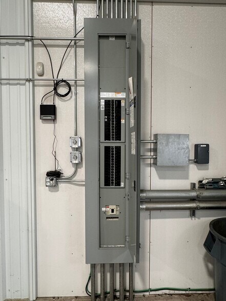 More Photos Of N643 Boulder Rd, Watertown Distribution For Sale