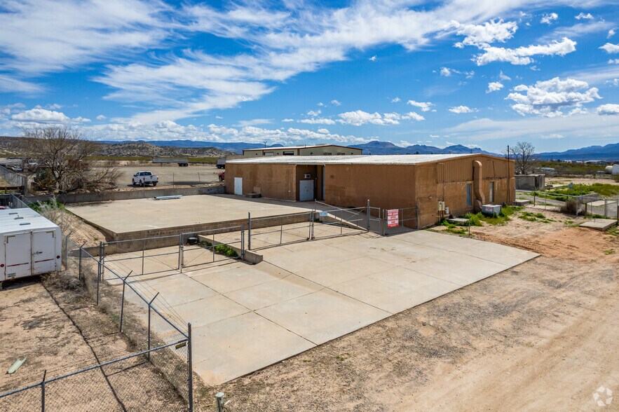 More Photos Of 1575 Roadrunner, Camp Verde Distribution For Lease