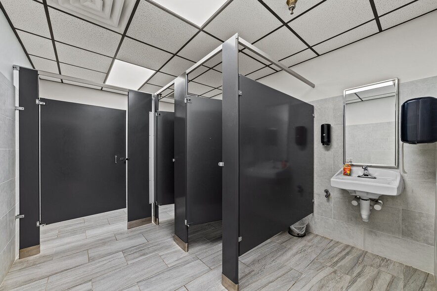 More Photos Of 2107 Black Creek Rd SE, Wilson Warehouse For Lease