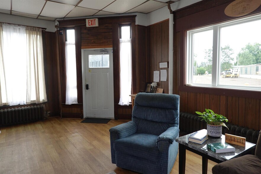 More Photos Of 1700 Monroe St, Stevens Point Apartments For Sale