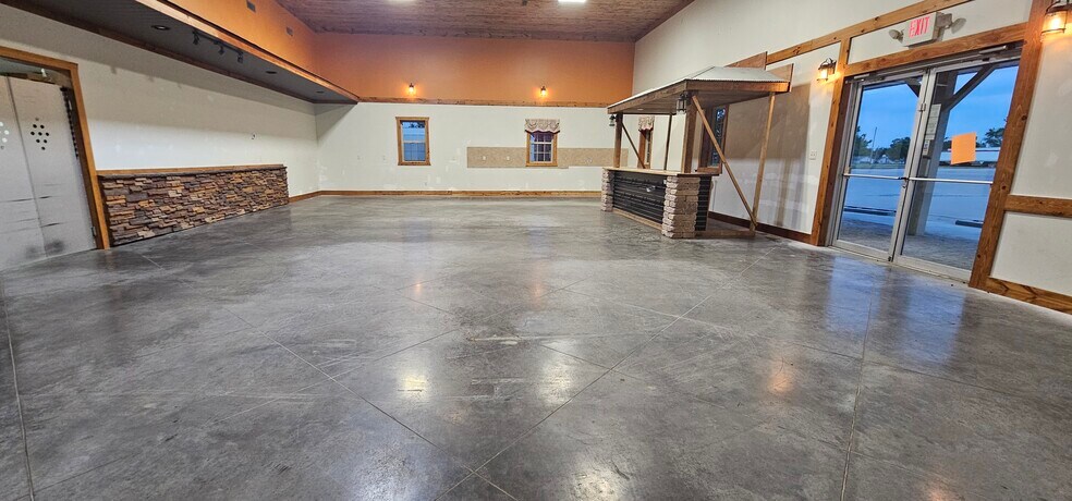 More Photos Of 100 W Pleasant, Cincinnati General Retail For Sale