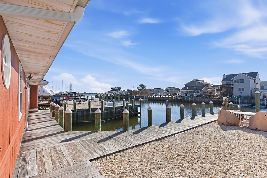More Photos Of 100 Harbor Inn Rd, Bayville Shipyard For Sale