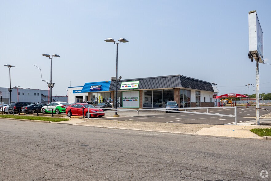 More Photos Of 6717 Essington Ave, Philadelphia Auto Repair For Lease