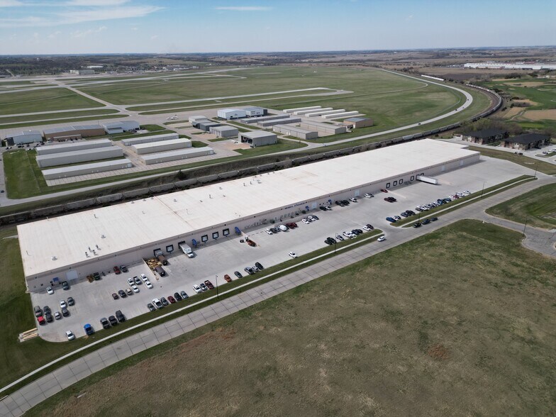Primary Photo Of 4555 NW 14th St, Lincoln Industrial For Sale