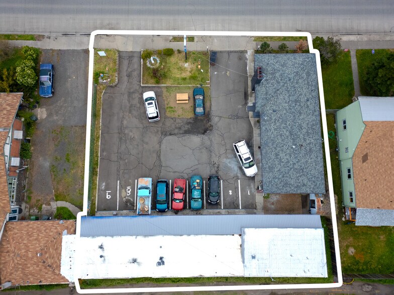 More Photos Of 2116 Adams Ave, La Grande Hotel For Sale