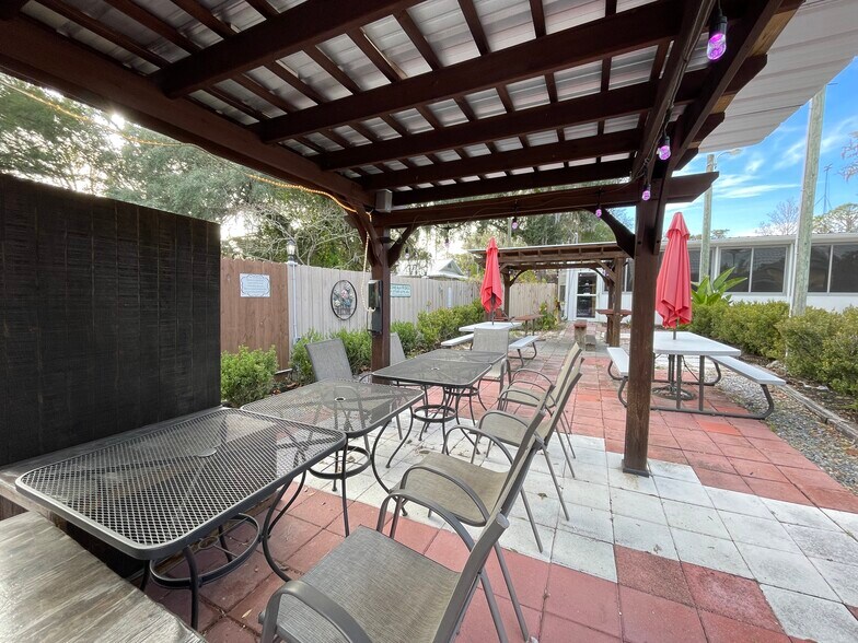 More Photos Of 736 E Hathaway Ave, Bronson Restaurant For Sale