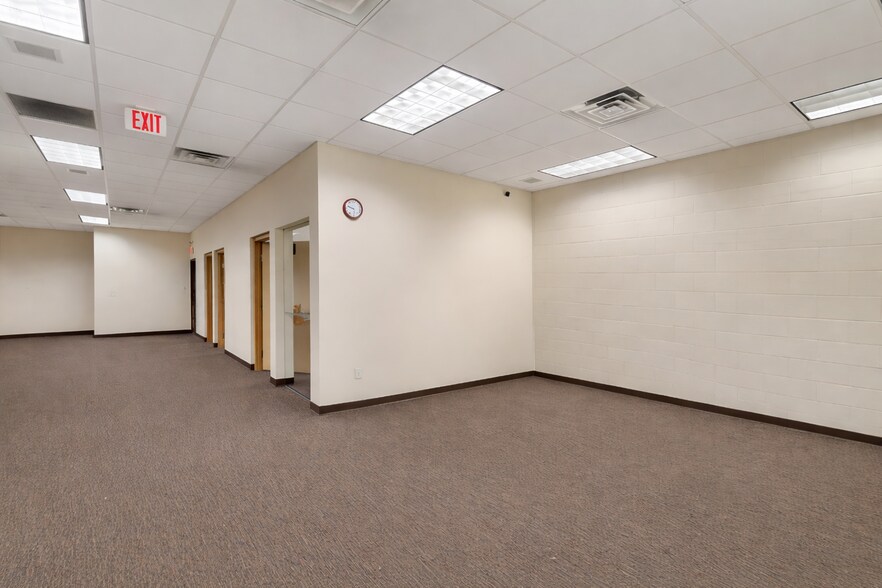 More Photos Of 125 W Exchange Pl, Kalamazoo Medical For Lease