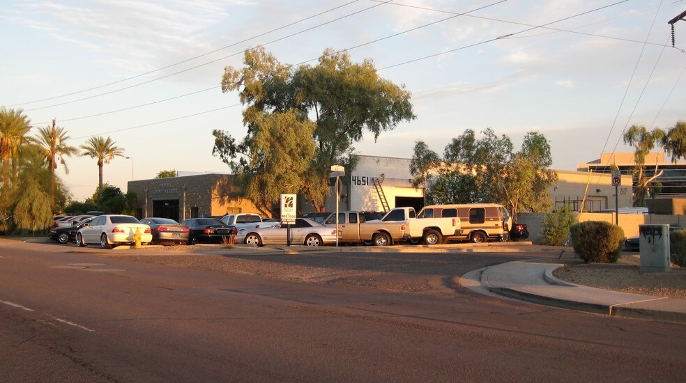 More Photos Of 2817 S 46th St, Phoenix Warehouse For Lease