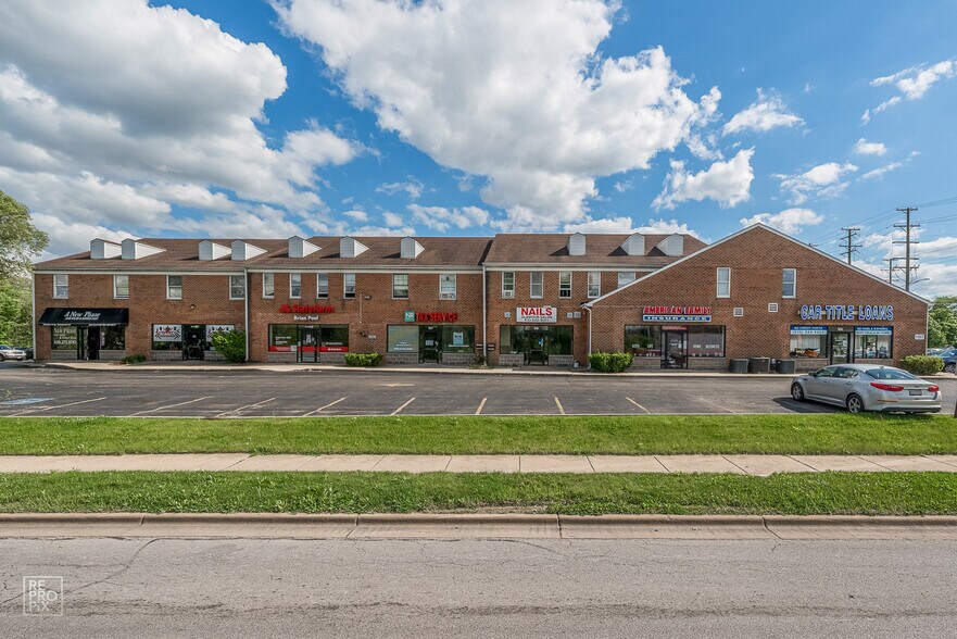 More Photos Of 1187 N Farnsworth Ave, Aurora Storefront Retail Residential For Lease