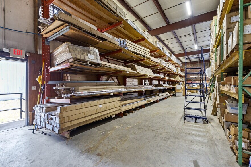 More Photos Of 1356 Bennett Dr, Longwood Distribution For Lease