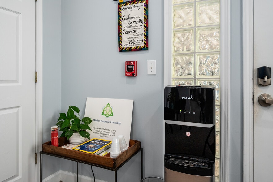 More Photos Of 705-711 Peninsula Dr, Davidson Office For Sale