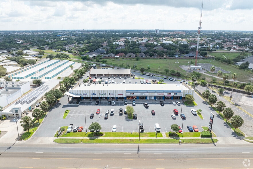 More Photos Of 6100 N 10th St, McAllen Storefront For Lease
