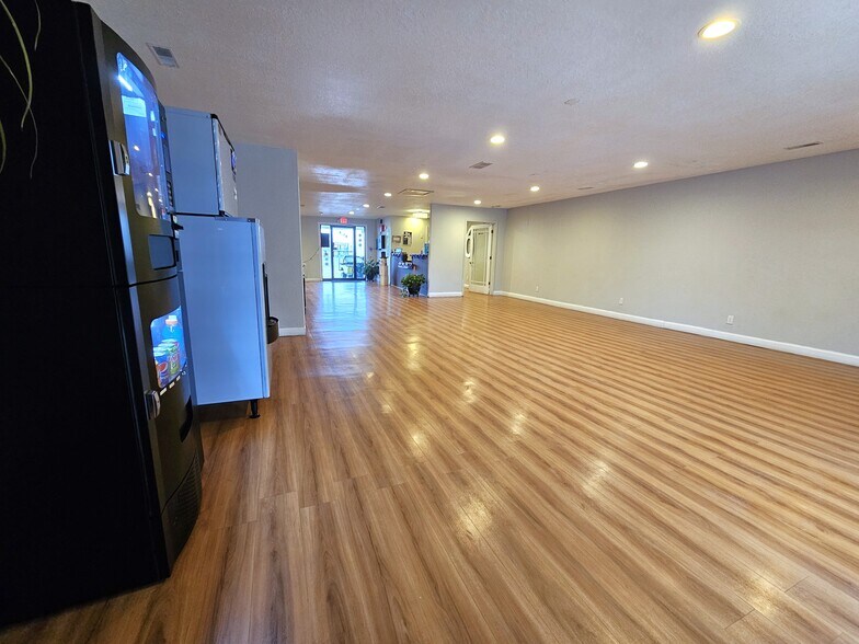 More Photos Of 1920 Bob Griffin Rd, Cameron Hotel For Sale