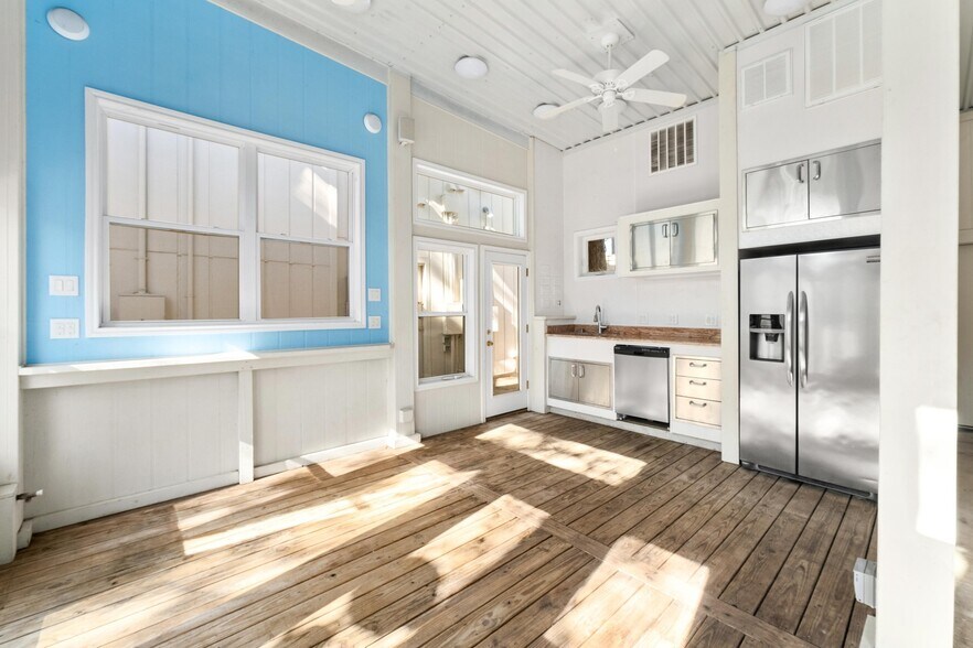 More Photos Of 121 Scott St, San Marcos Office Residential For Sale