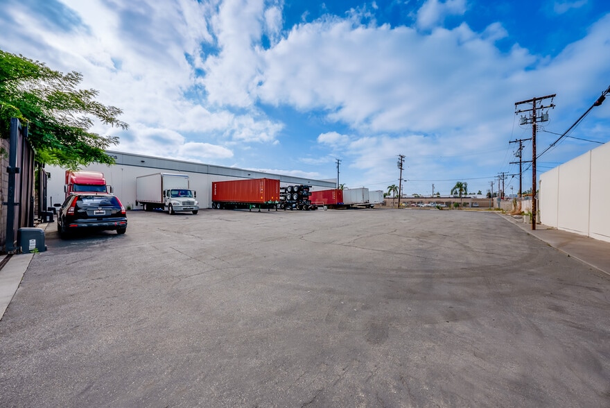 More Photos Of 13360 Molette St, Santa Fe Springs Warehouse For Sale