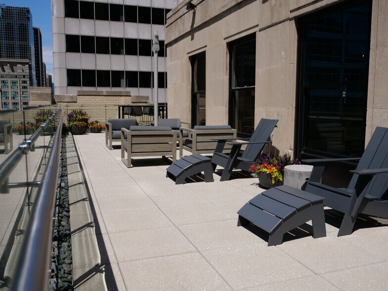 More Photos Of 1 N LaSalle St, Chicago Office For Lease