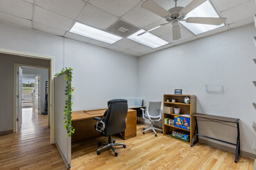 More Photos Of 1118 Interstate Highway 30, Greenville Storefront Retail Office For Lease