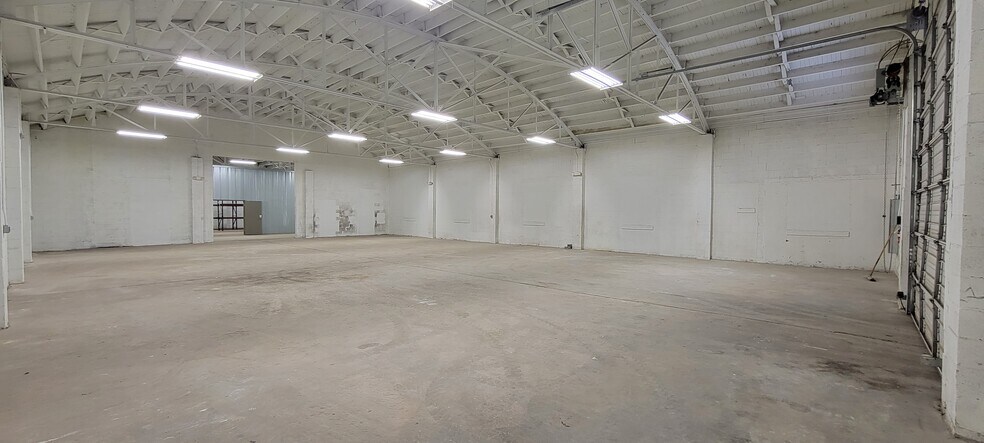 More Photos Of 511 King St, Knoxville Service For Lease