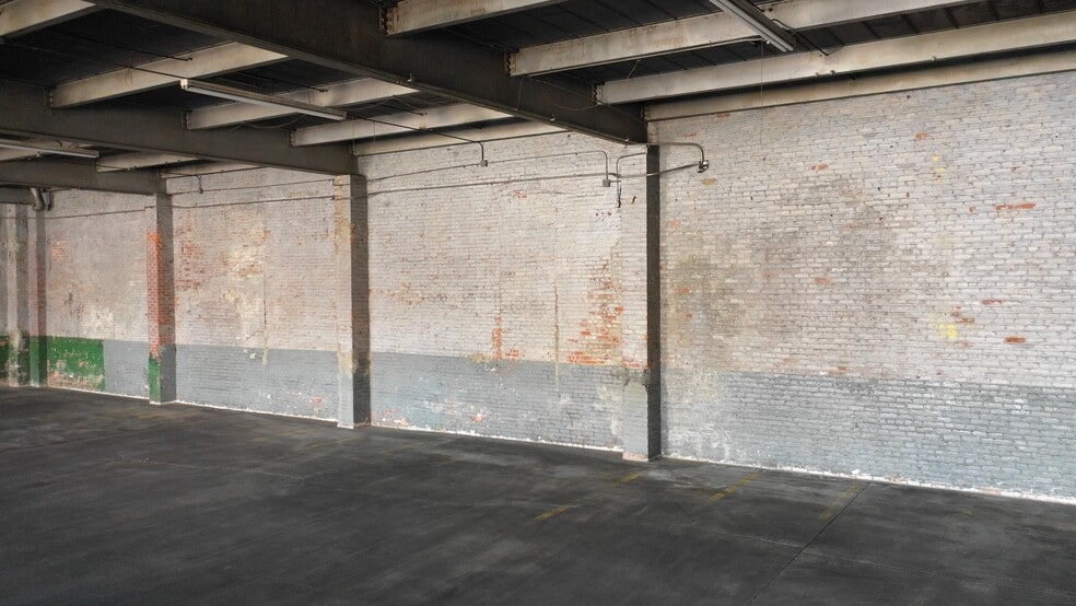 More Photos Of 35 Bowne St, Brooklyn Warehouse For Lease