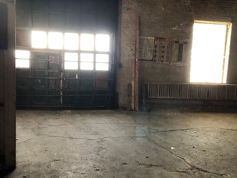 More Photos Of 3162 W Grand Ave, Chicago Warehouse For Lease