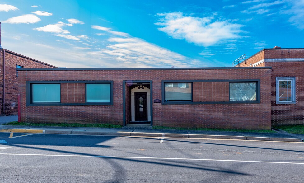 Primary Photo Of 109 W Atlantic St, South Hill Storefront Retail Office For Sale
