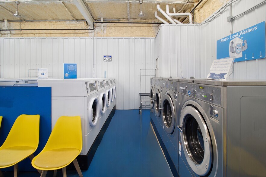 More Photos Of 118 Emory Sr, Trinity Distribution For Sale