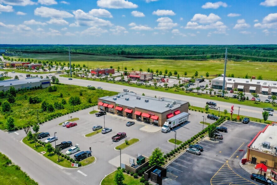 More Photos Of 460 Killian Rd, Columbia Freestanding For Lease