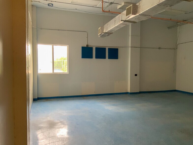 More Photos Of 1720 Harrison St, Hollywood Office Residential For Sale