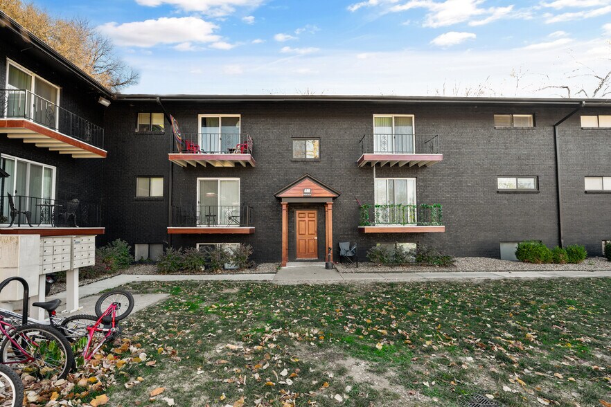 More Photos Of 341 E Loula St, Olathe Apartments For Sale