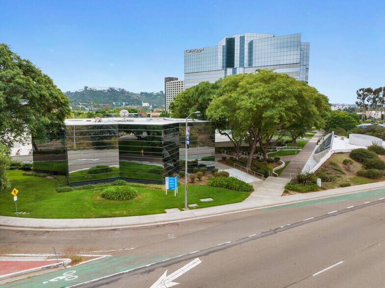 More Photos Of 8898 Rio San Diego Dr, San Diego Office For Lease