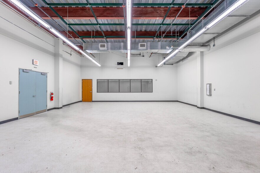 More Photos Of 2703 N Central Expy, Richardson Unknown For Lease