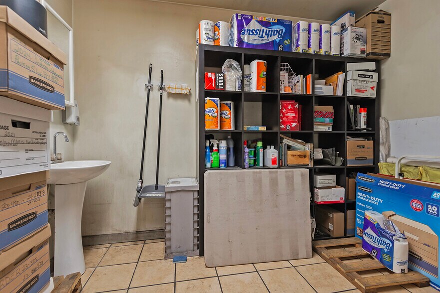 More Photos Of 1926 Pioneer Rd, Salt Lake City Manufacturing For Sale