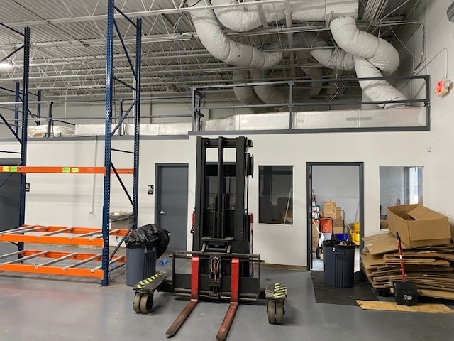 More Photos Of 6420 Benjamin Rd, Tampa Warehouse For Lease