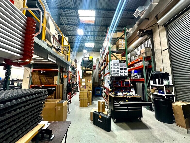 More Photos Of 1061 E Elizabeth Ave, Linden Warehouse For Lease