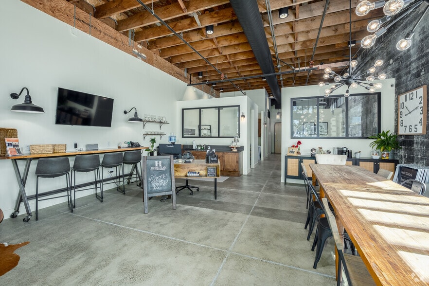 More Photos Of 509 Bush St, Woodland Office For Sale