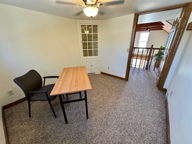 More Photos Of 708 Chicago St, Manitowoc General Retail For Sale